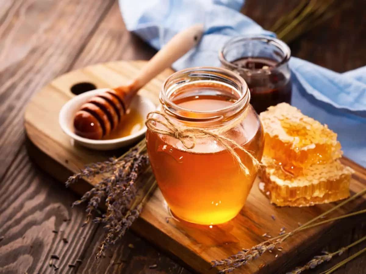 خواص و فواید مصرف عسل چهل گیاه