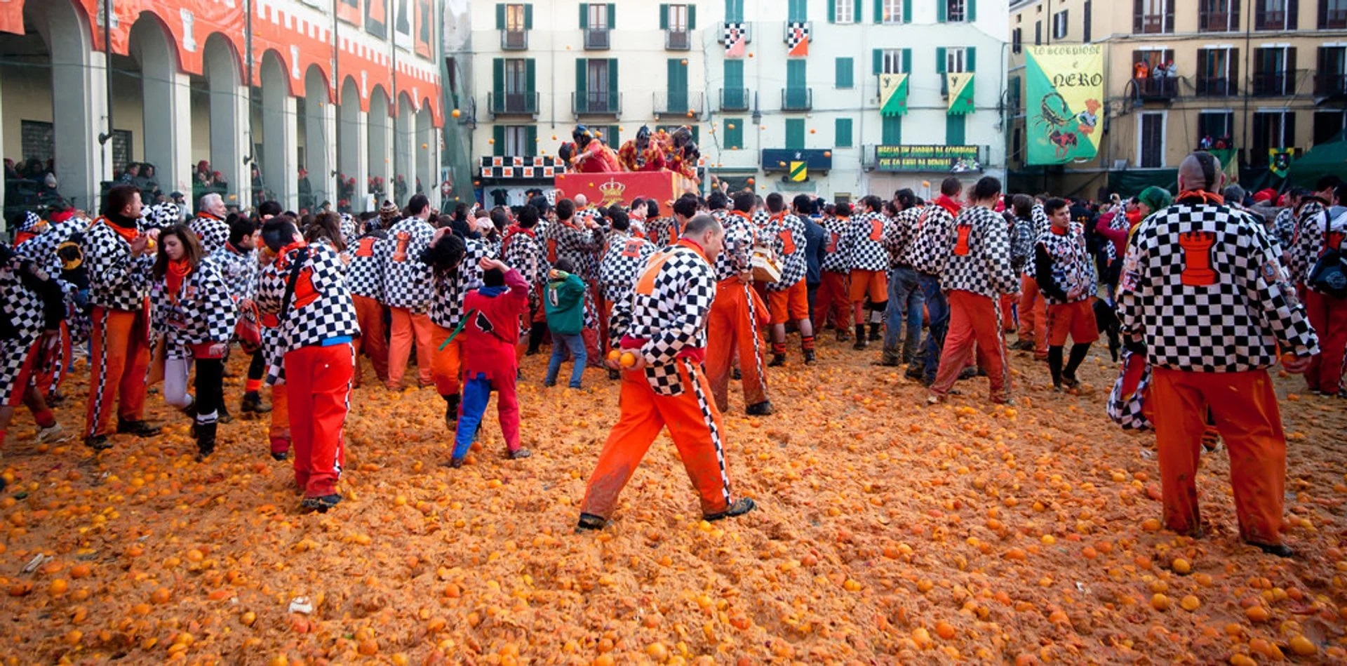 نبرد پرتقال ها در ایتالیا