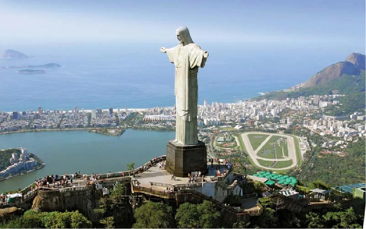 عجایب هفتگانه جدید.مجسمه مسیح در برزیل