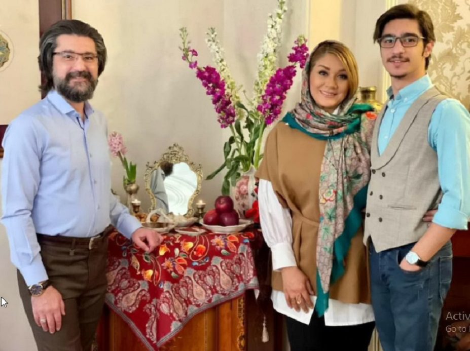 امیرحسین مدرس کنار خانواده اش
