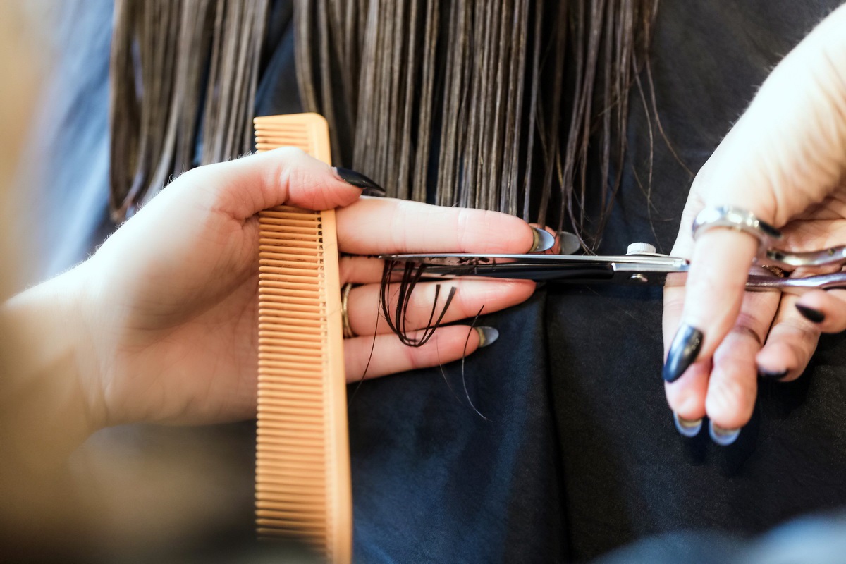 ابریشمی کردن موهای خشک-کوتاه کردن مو