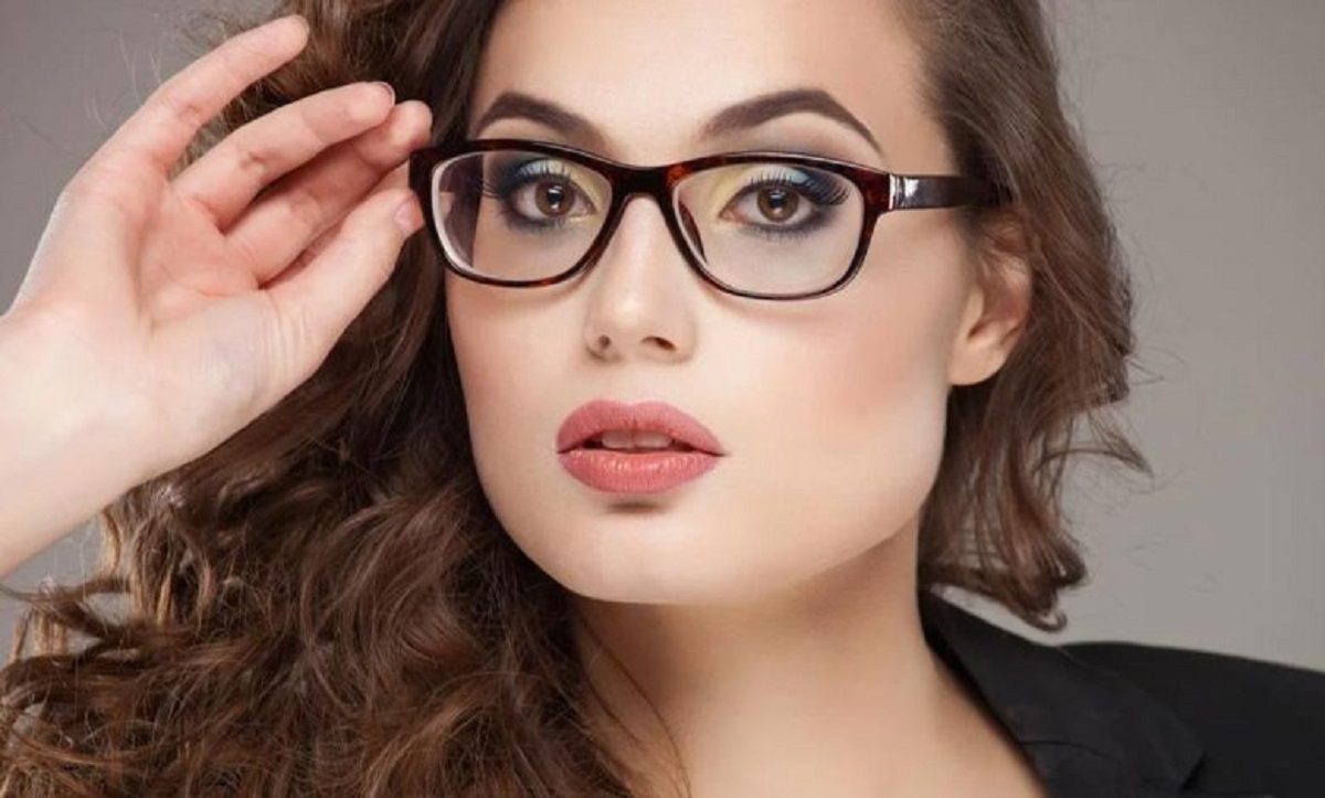 ترفندهای آرایش برای عینکی ها-3