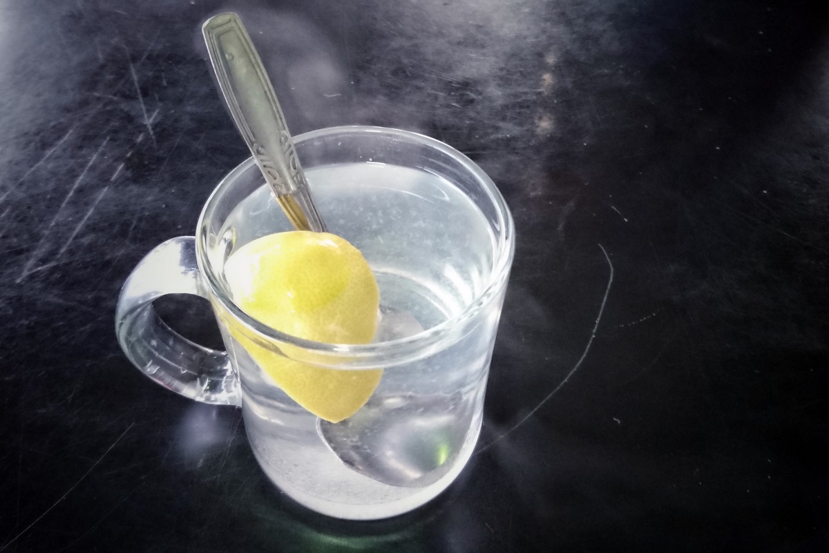 کاهش وزن در خواب با نوشیدنی-آب گرم و لیمو