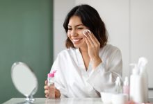 اهمیت پاک کردن آرایش قبل از خواب