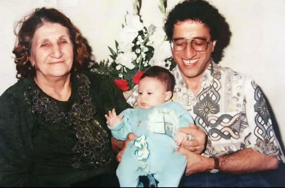 علیرضا خمسه و مادرش