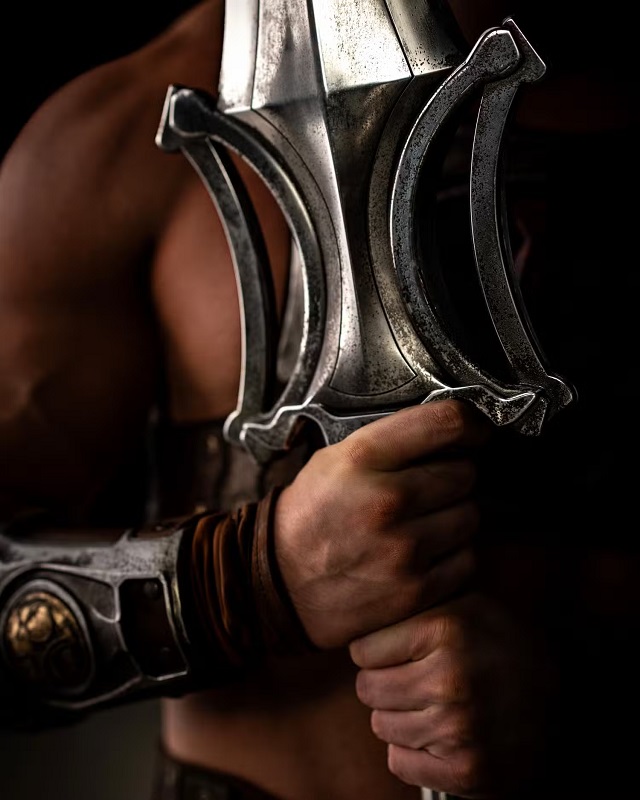 live action he man his sword revealed in first image from upcoming nicholas galitzine movie1 اولین تصویر از فیلم لایو اکشن Masters of the Universe منتشر شد - گیمفا