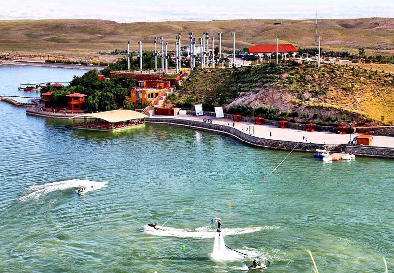 تفرجگاه گردشگری سد امند در آذربایجان شرقی؛ منبع عکس: google maps؛ عکاس: hesam32 Tjdd