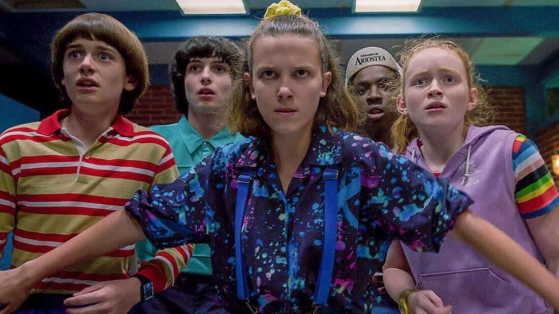stranger things caleb mclaughlin sadie sink millie bobby brown finn wolfhard noah schnapp سریال stranger things