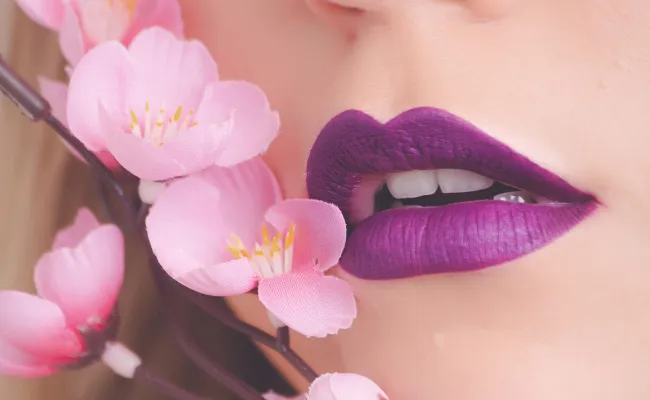 رنگ رژ لب مناسب برای لب های تیره رنگ رژ لب مناسب برای لب های تیره