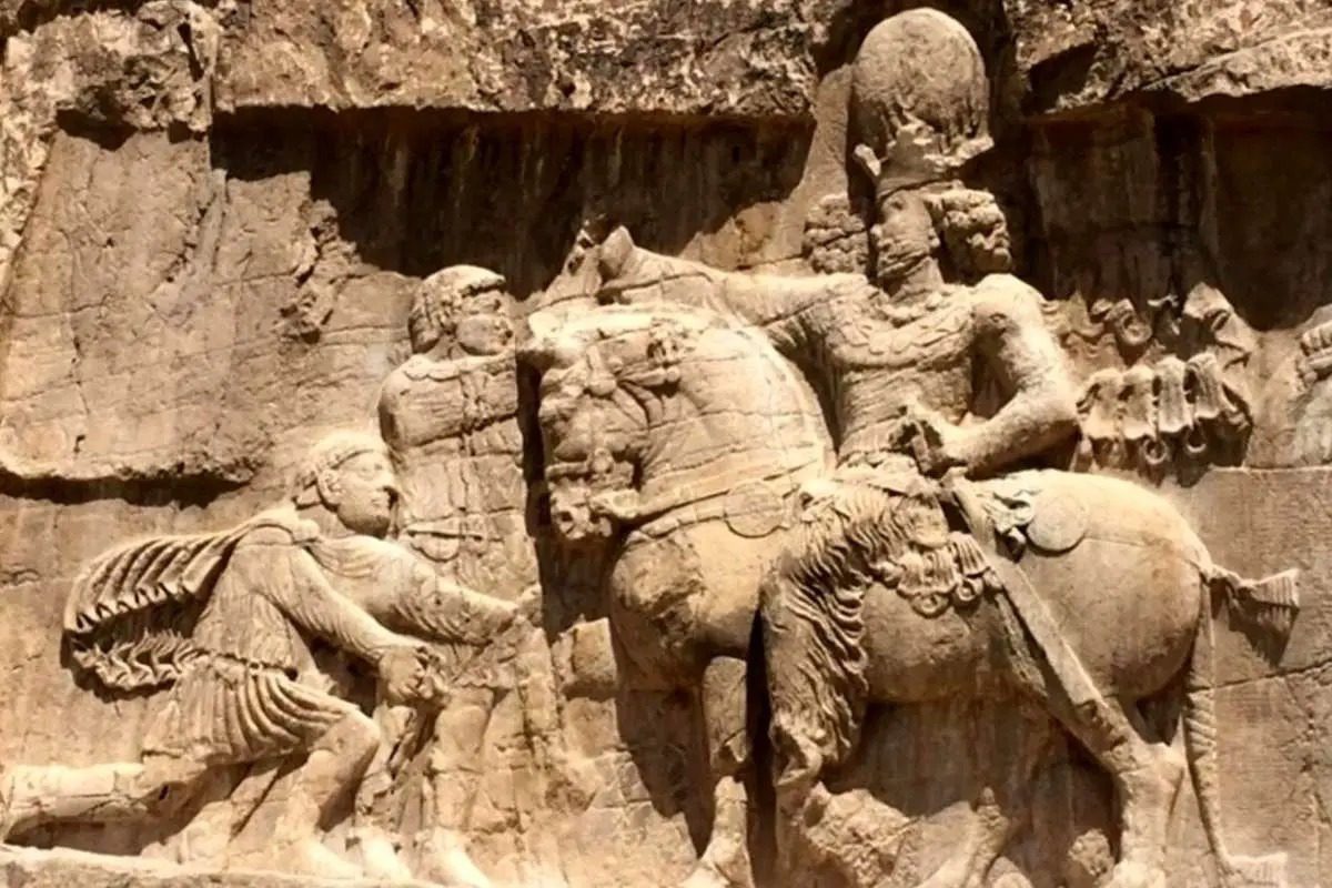 داستان شاپور ساسانی و شمشیر زیبای آهنگری که یکسال برای ساخت آن وقت گذاشته بود