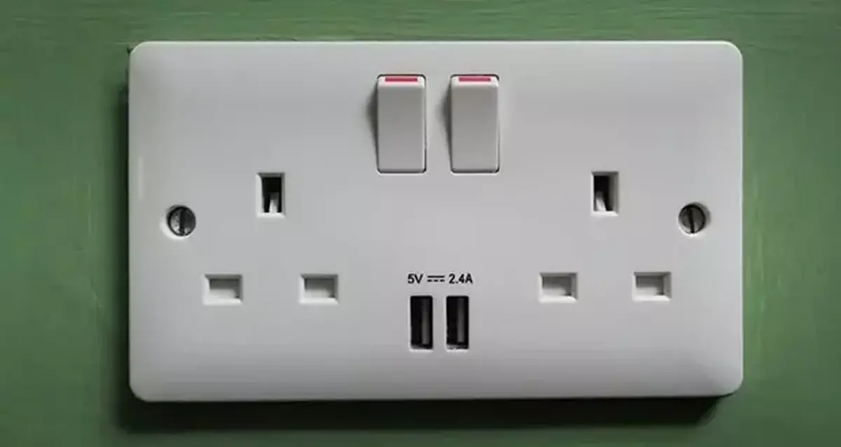 آیا پورتهای USB دیواری در حالت غیرفعال برق مصرف میکنند؟