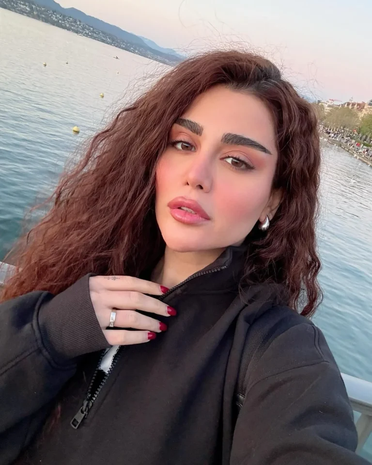 بیوگرافی احلام؛ از حضور در تیم فوتبال زنان سپاهان تا خوانندگی در دبی بیوگرافی احلام؛ از حضور در تیم فوتبال زنان سپاهان تا خوانندگی در دبی