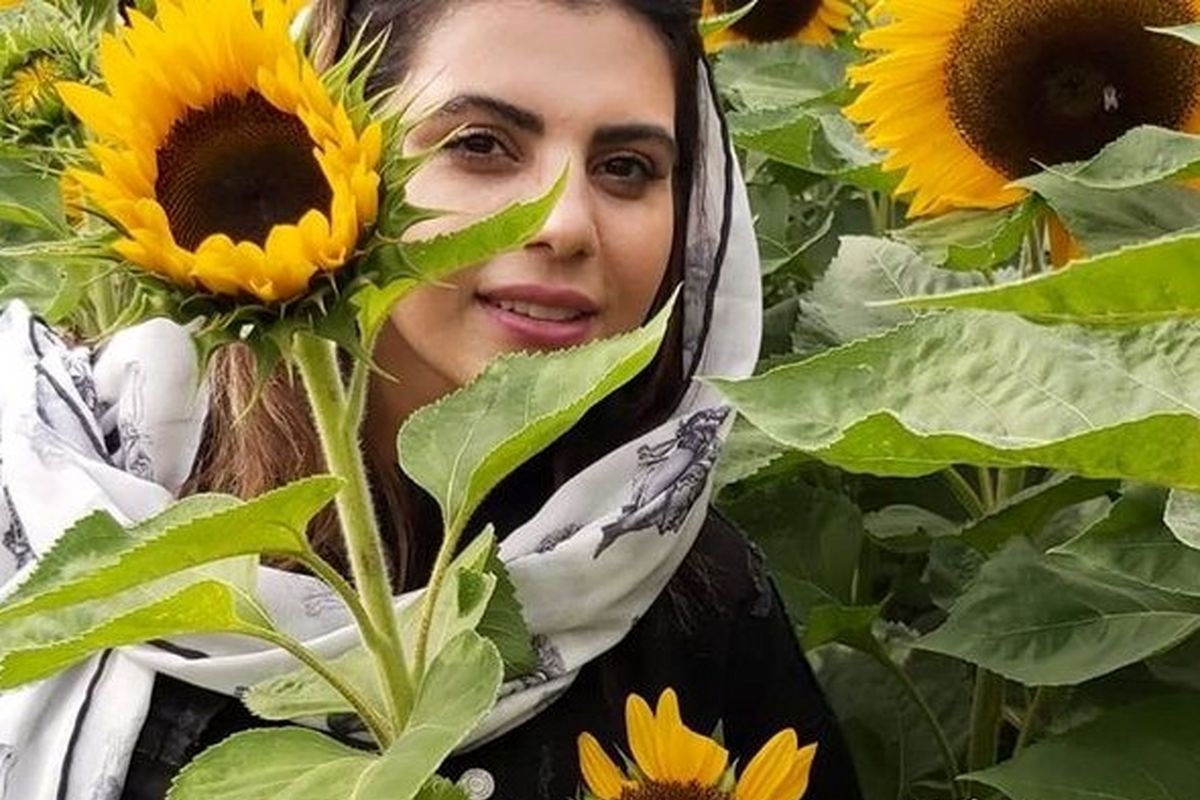 بیوگرافی مژگان بیات 1