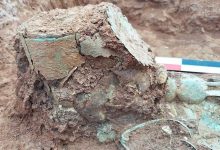 زنی با تاج وارونه بعد از 2600 سال از زیر خاک بیرون آمد